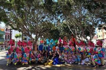  Un animado pasacalle infantil anuncia la magna cabalgata carnavalera de Telde/TA.